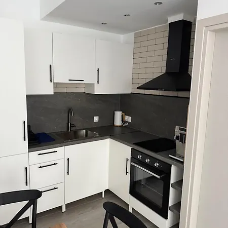 アパート Anastasia